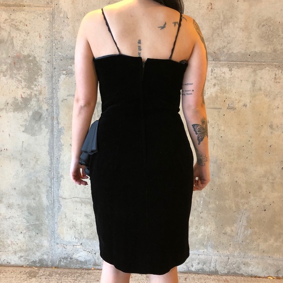 Spaghetti strap black velvet dress w side ruffle M - Picture 6 of 12